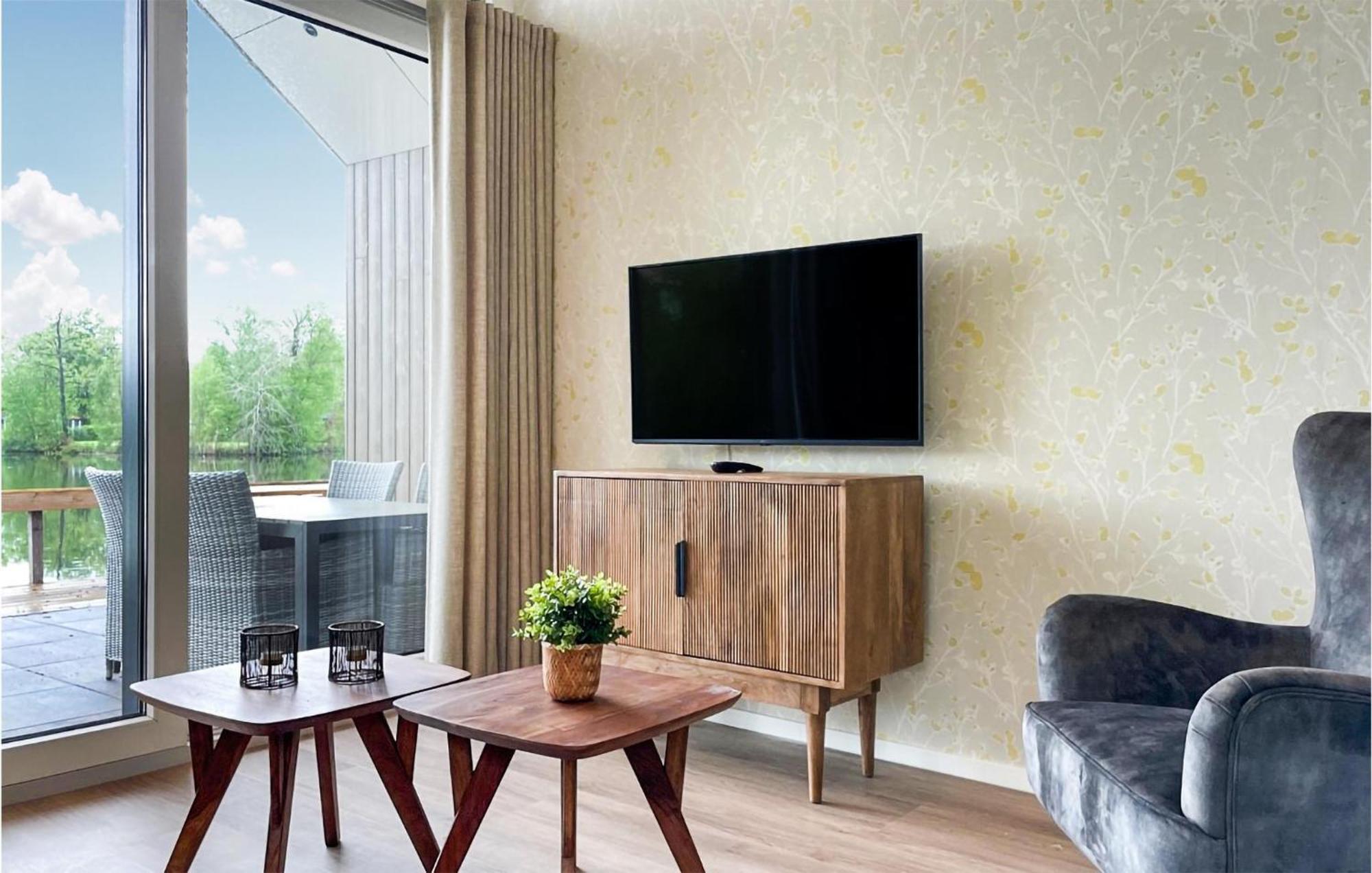 Cozy Home In Oosterwolde With Sauna 外观 照片